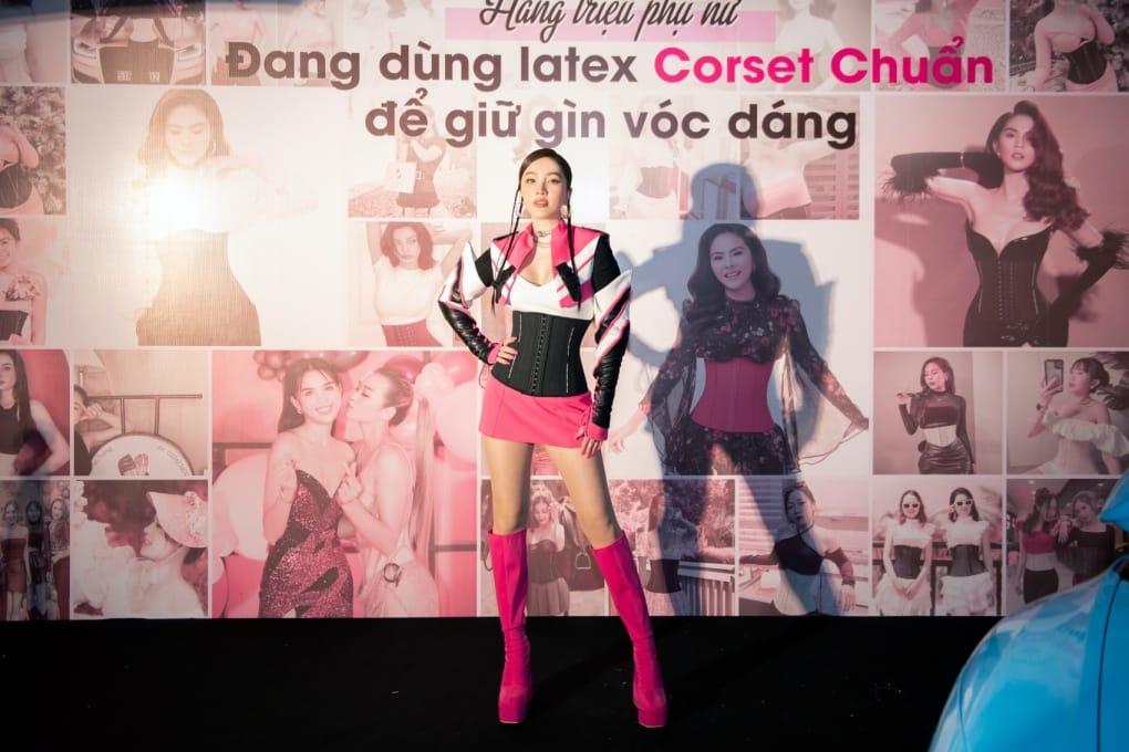 Bảo Thy Lấy Đại Sứ Thương Hiệu Corset Chuẩn